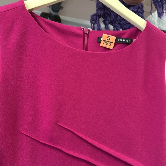 Ivanka Trump
Textured Starburst Sheath Dress - Picture 4 of 8